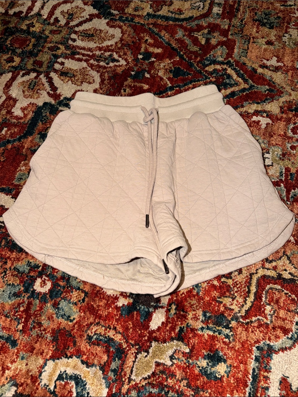 entro Quilted Cream Athletic Shorts